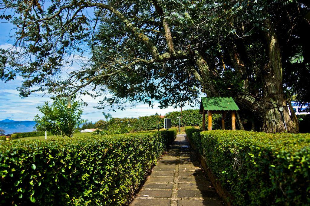 Grandpas Hotel & Restaurante Cartago Exterior foto