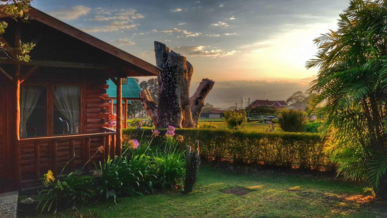 Grandpas Hotel & Restaurante Cartago Exterior foto